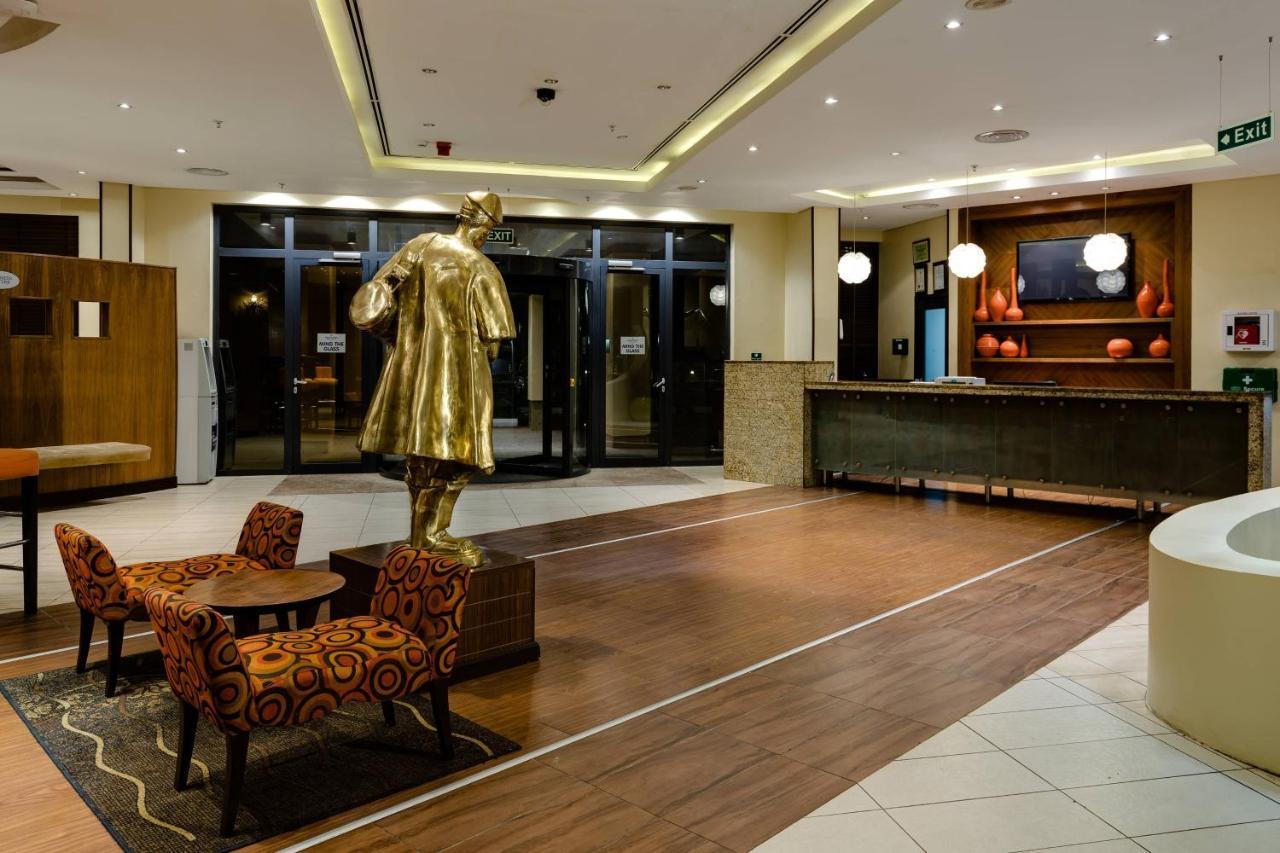 Protea Hotel By Marriott Ikeja Select Lagos Exterior photo