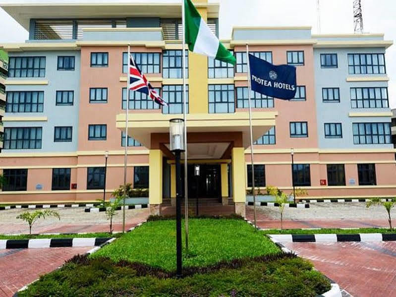Protea Hotel By Marriott Ikeja Select Lagos Exterior photo